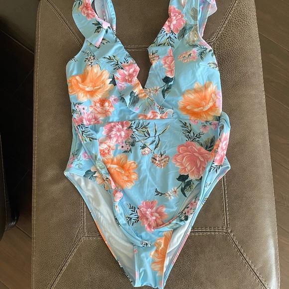 COPY - New With Tags Floral Ruffled Belted Plunge One Piece - Picture 7 of 7